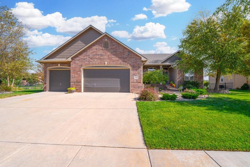 Property Photo:  1016 N Bel Arbor  KS 67037 