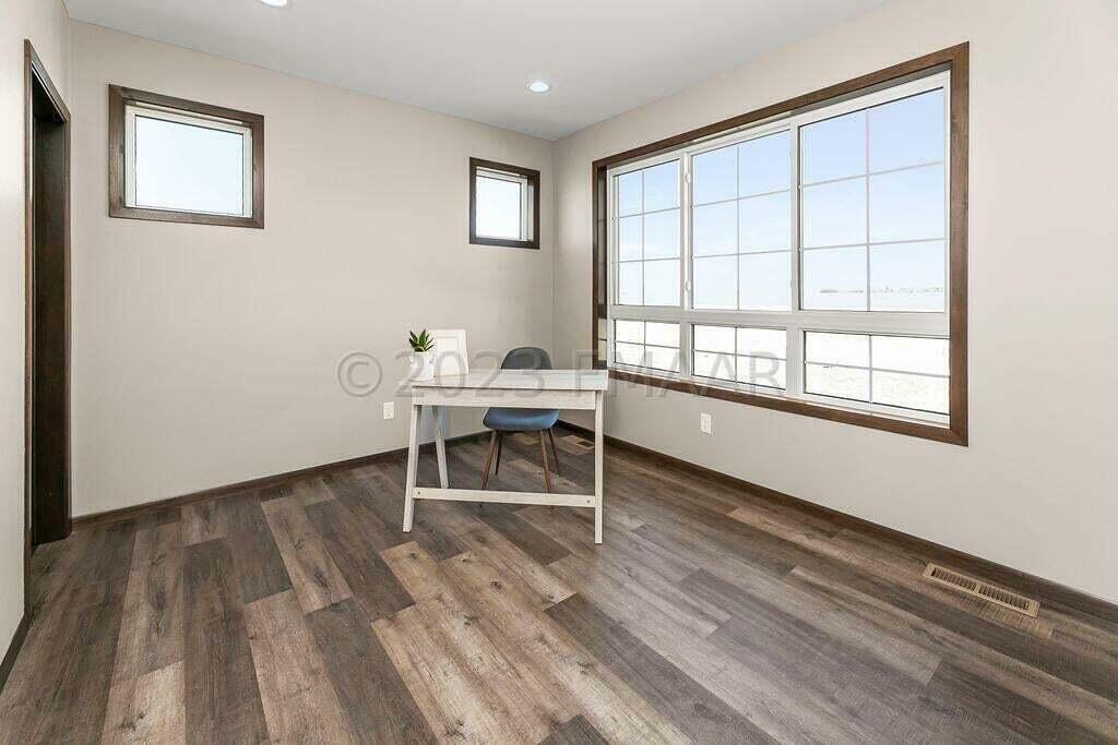 Property Photo: 1513 6 Avenue NE MN 56529