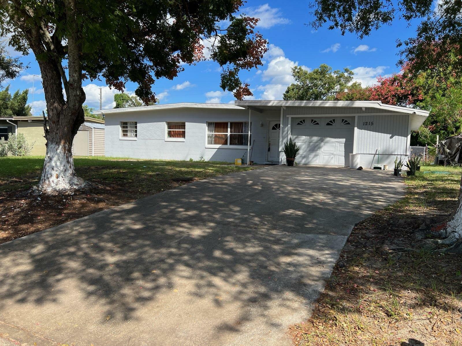 Property Photo: 1215 Atlantis Drive FL 32703