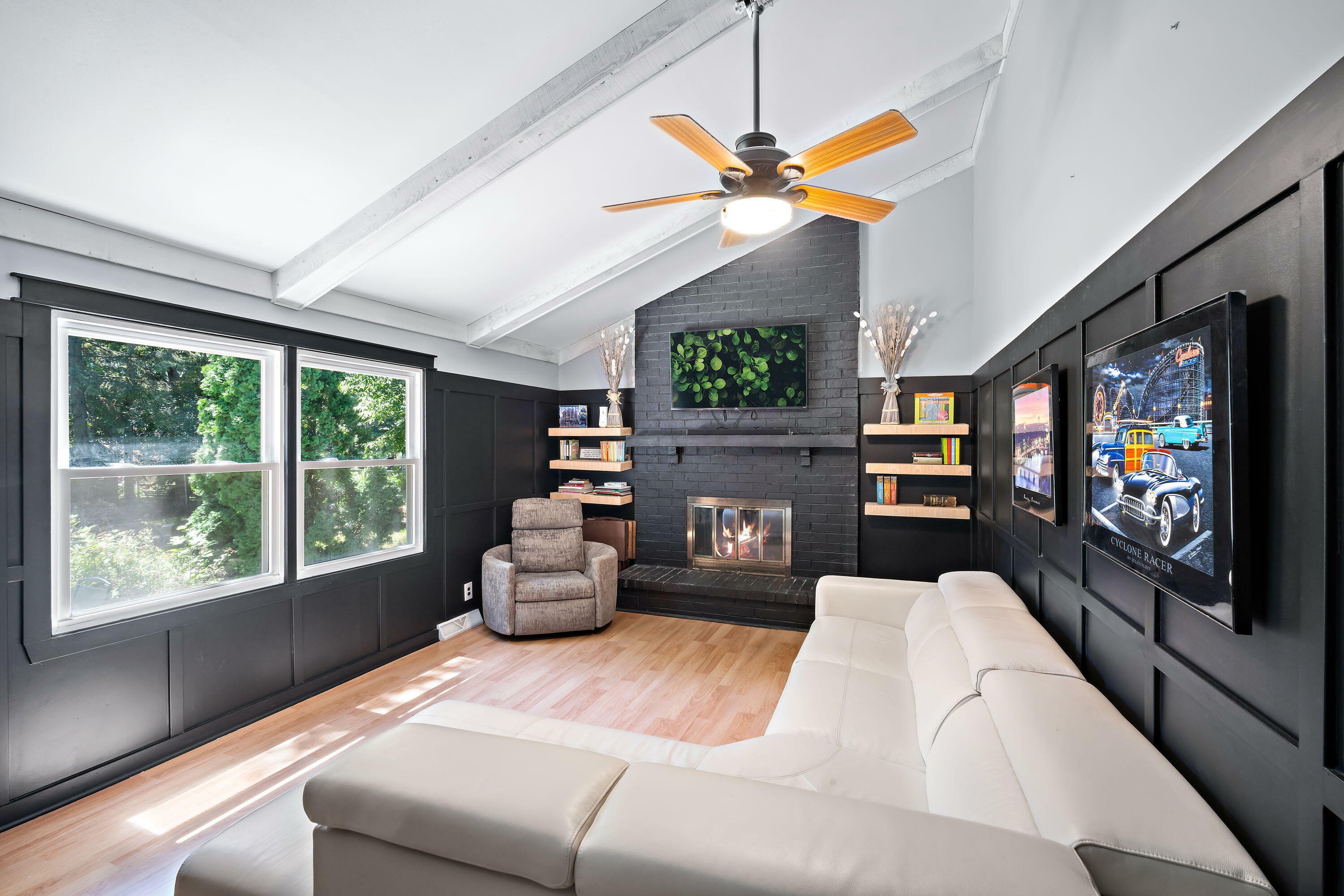 Property Photo: S107w29915 Pickering Dr WI 53149