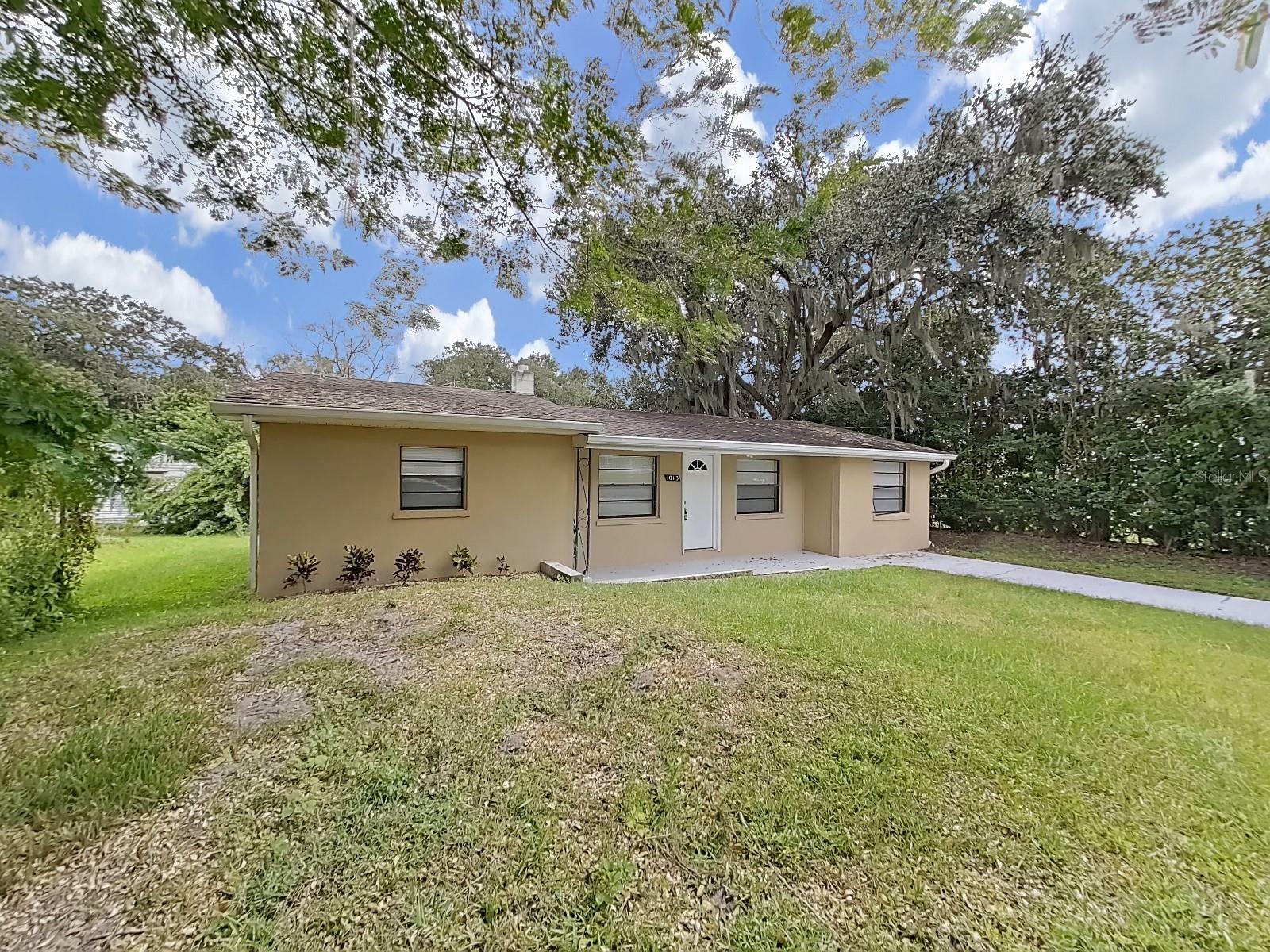 Property Photo:  1013 Sunrise Court  FL 33801 