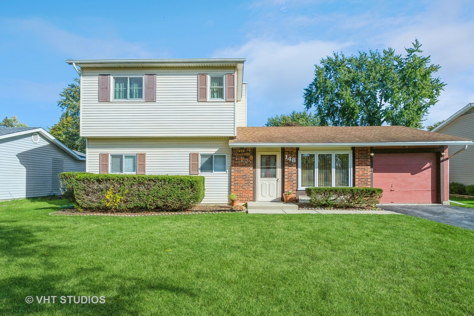Property Photo:  148 Springleaf Drive  IL 60440 