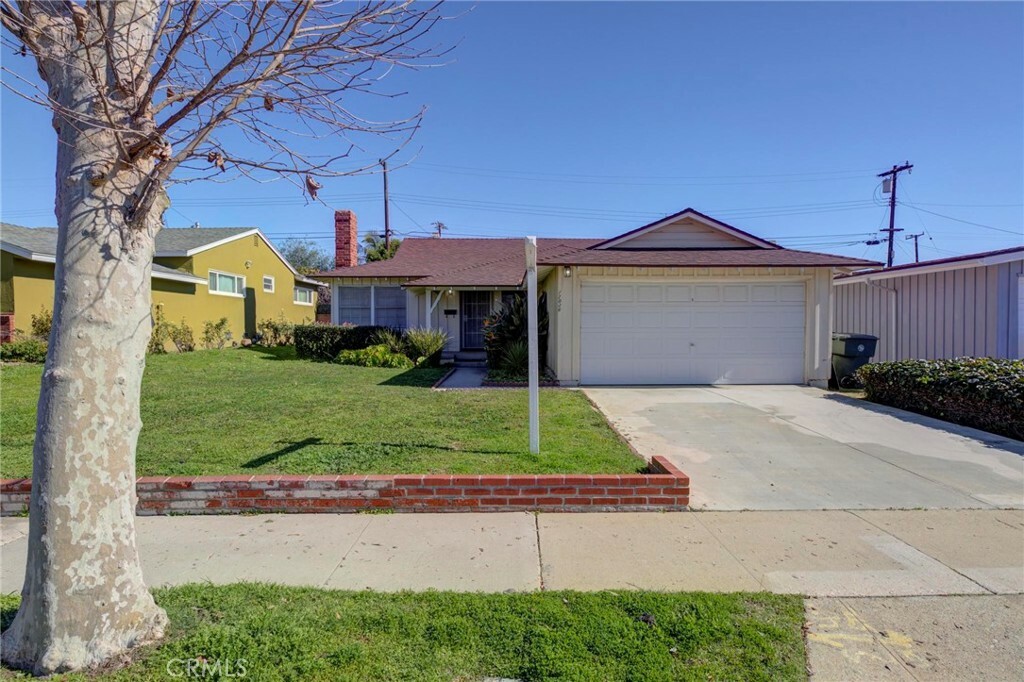 Property Photo:  17036 Spinning Avenue  CA 90504 