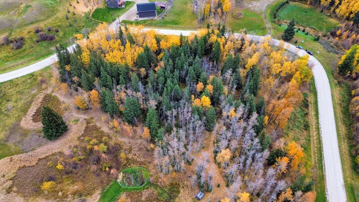Property Photo:  15015 Township Road 424 Township 4  AB T0B 0H0 