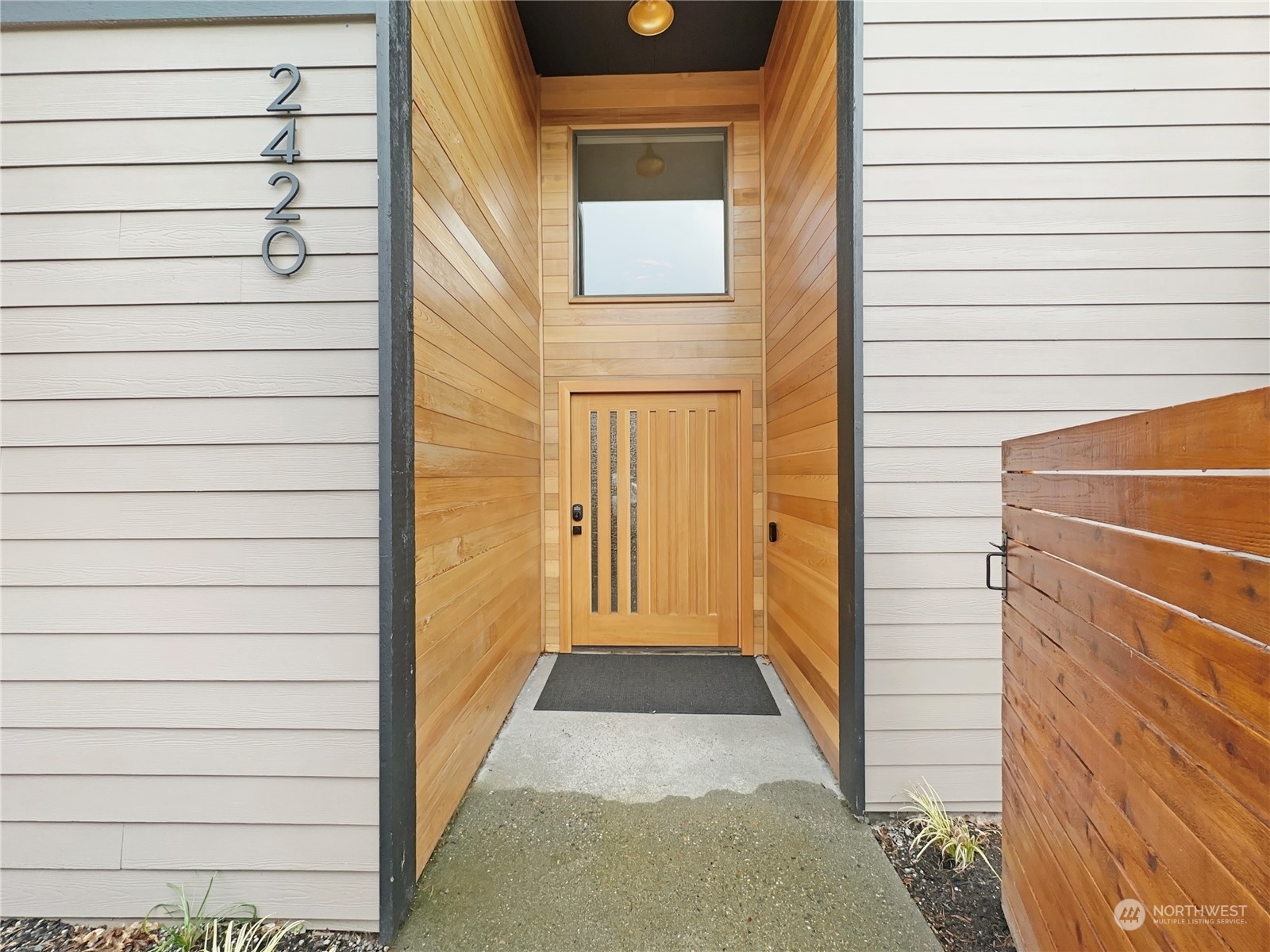 Property Photo: 2420 Thorndyke Place W WA 98199
