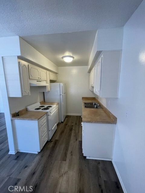 Property Photo:  335 Cedar Avenue 405  CA 90802 