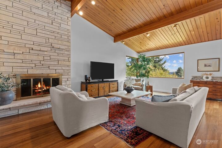 Property Photo: 23938 43rd Avenue S WA 98032