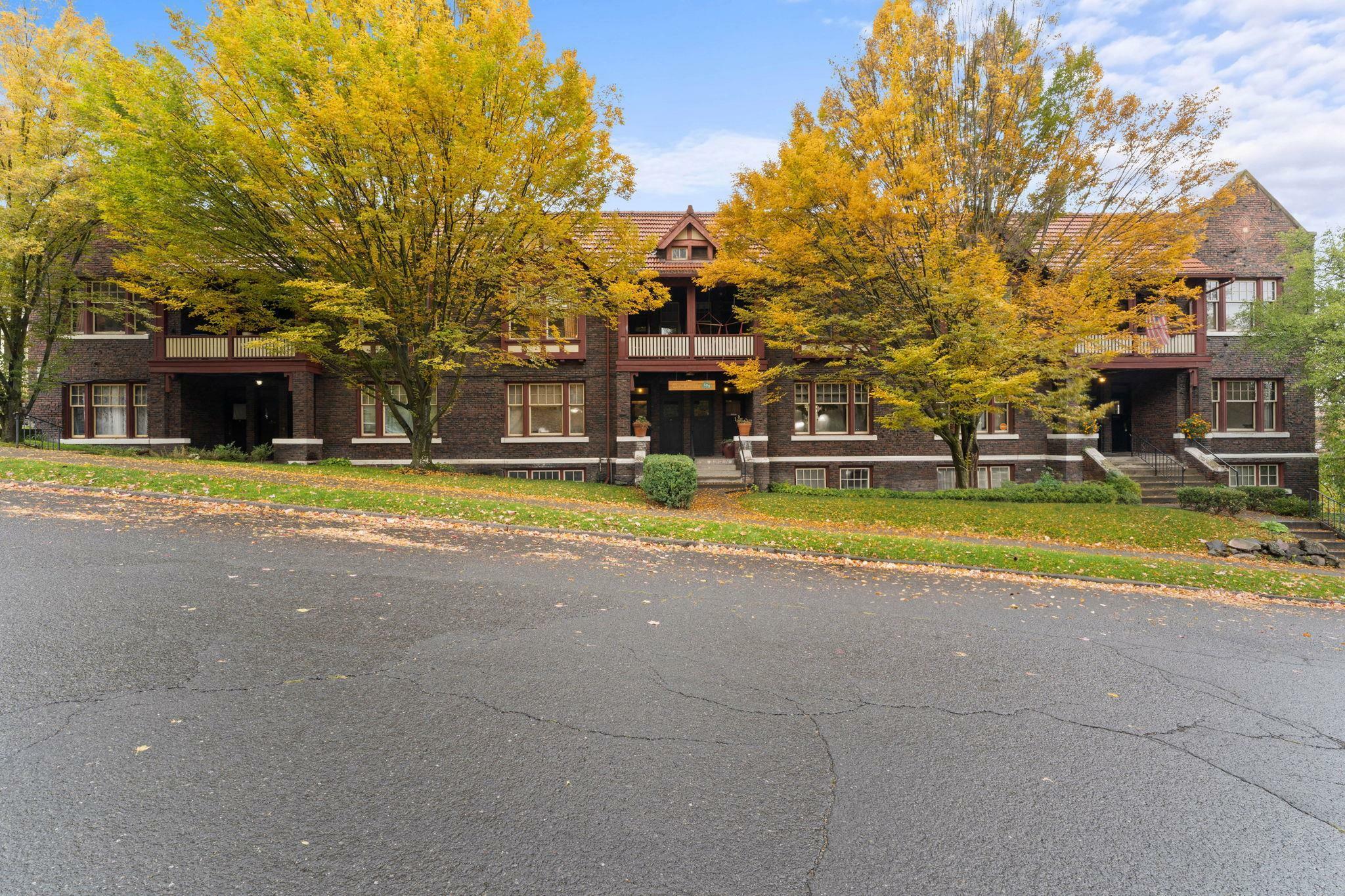 Property Photo: 1403 W 5th Ave Unit F WA 99204