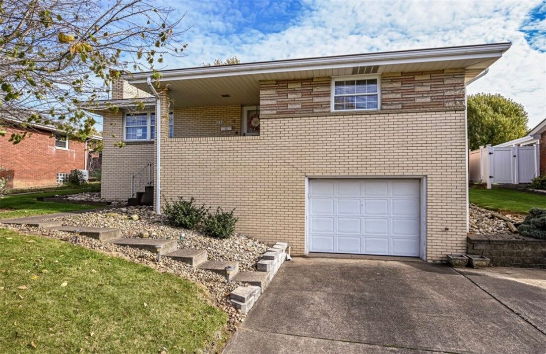 Property Photo:  636 S. Geary St  PA 15666 