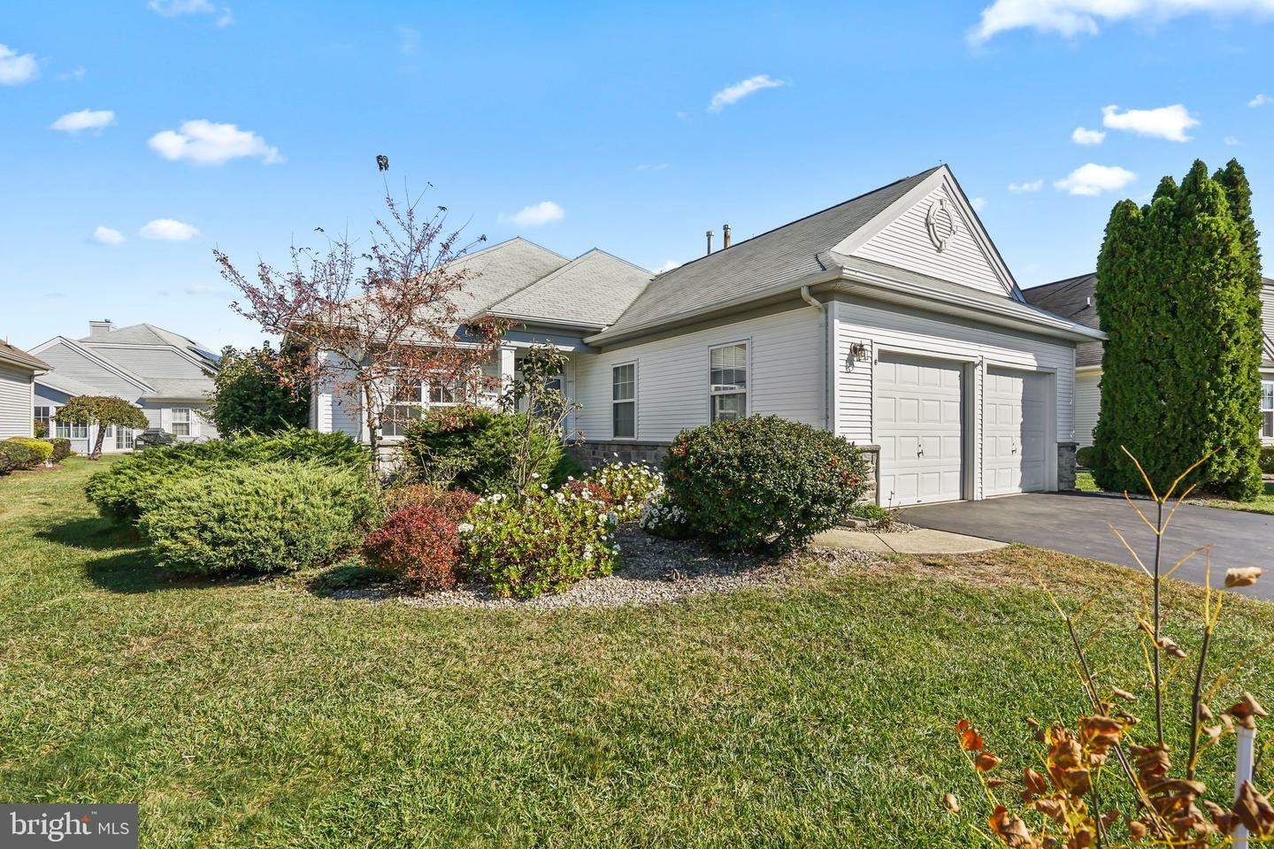 Property Photo: 6 Comiche Court NJ 08759