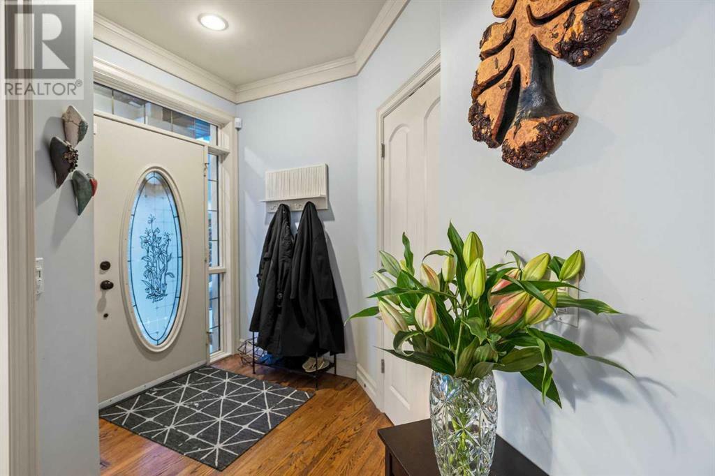 Property Photo: 3037 27 Street Southwest AB T3E2G6