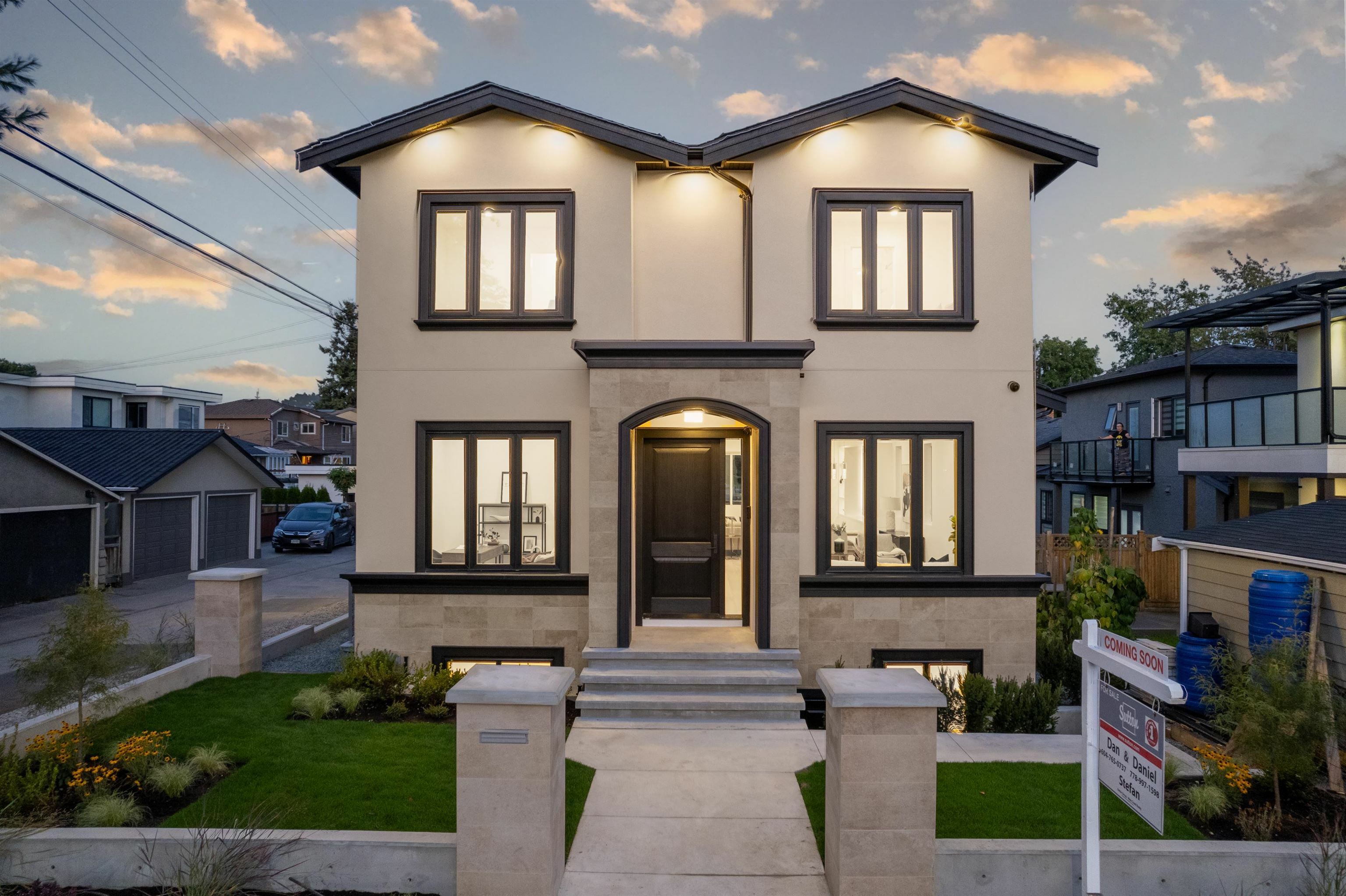 Property Photo: 20 N Macdonald Avenue BC V5C1T6