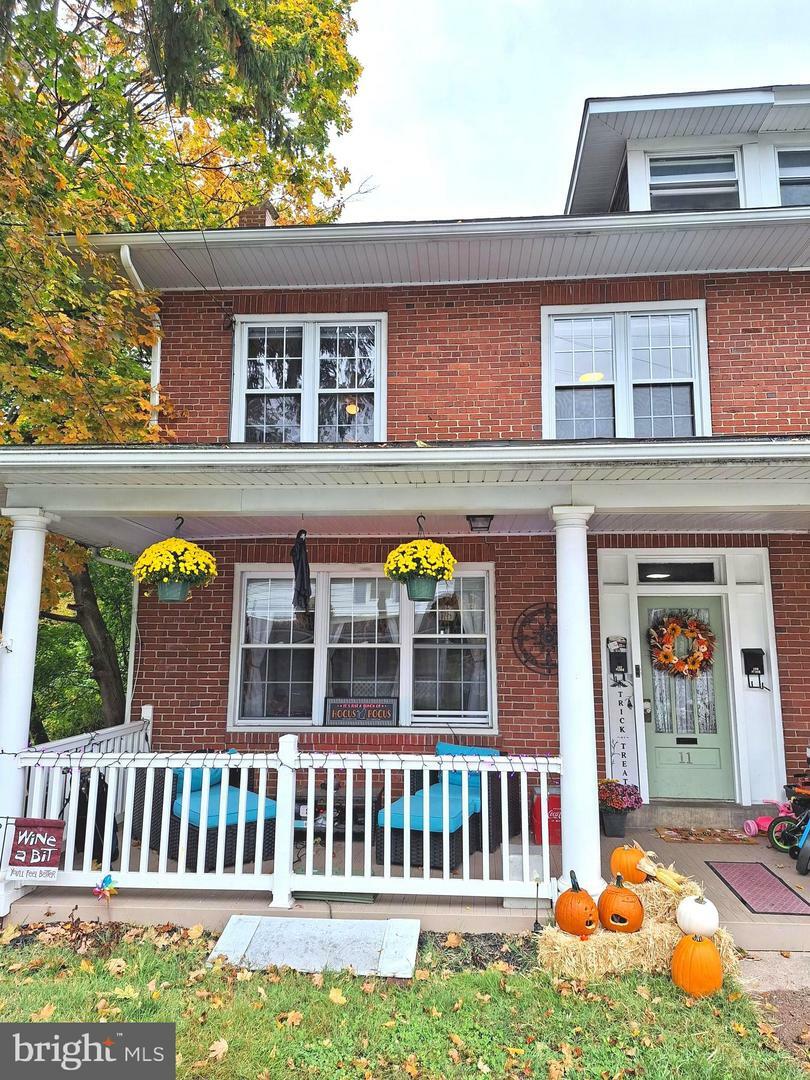 Property Photo: 11 W Madison Street PA 19540