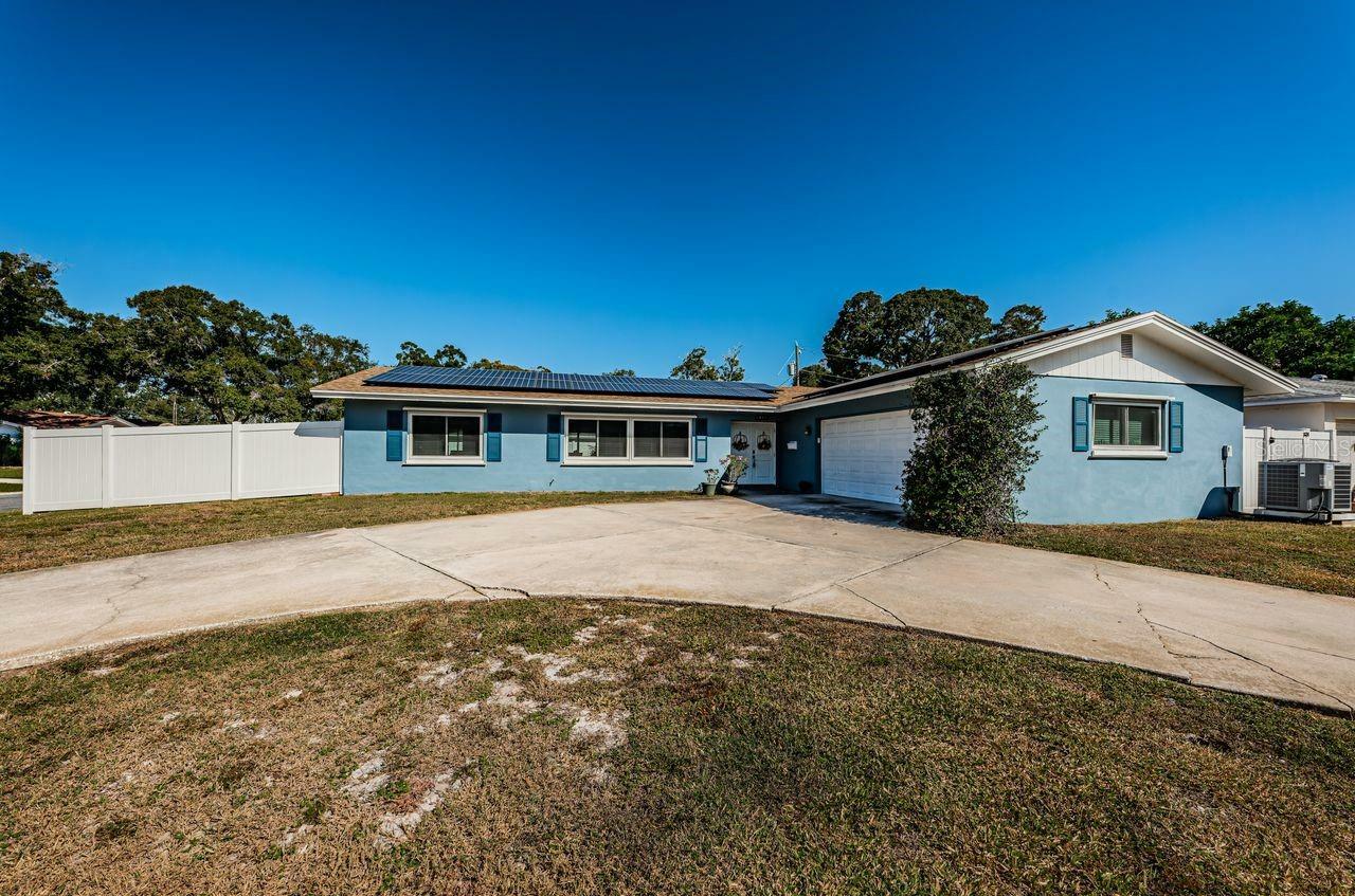 Property Photo: 6489 28th Avenue N FL 33710