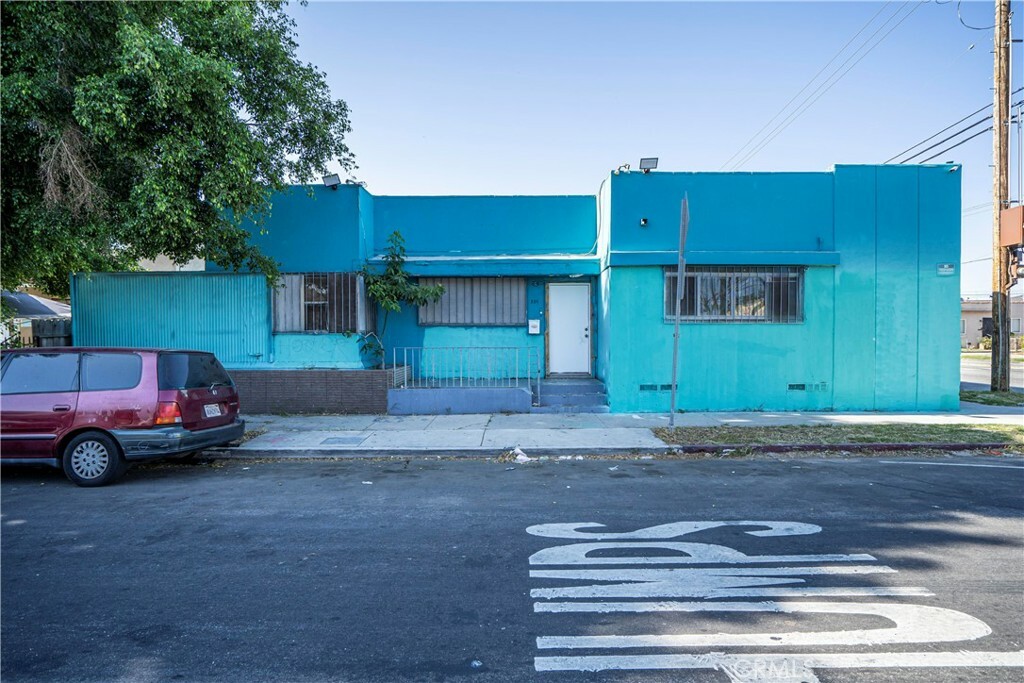 Property Photo:  805 W 57th Street  CA 90037 