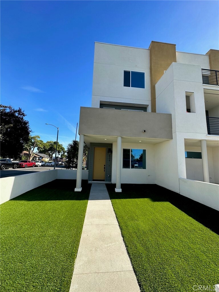 Property Photo:  5114 Long Beach Boulevard  CA 90805 