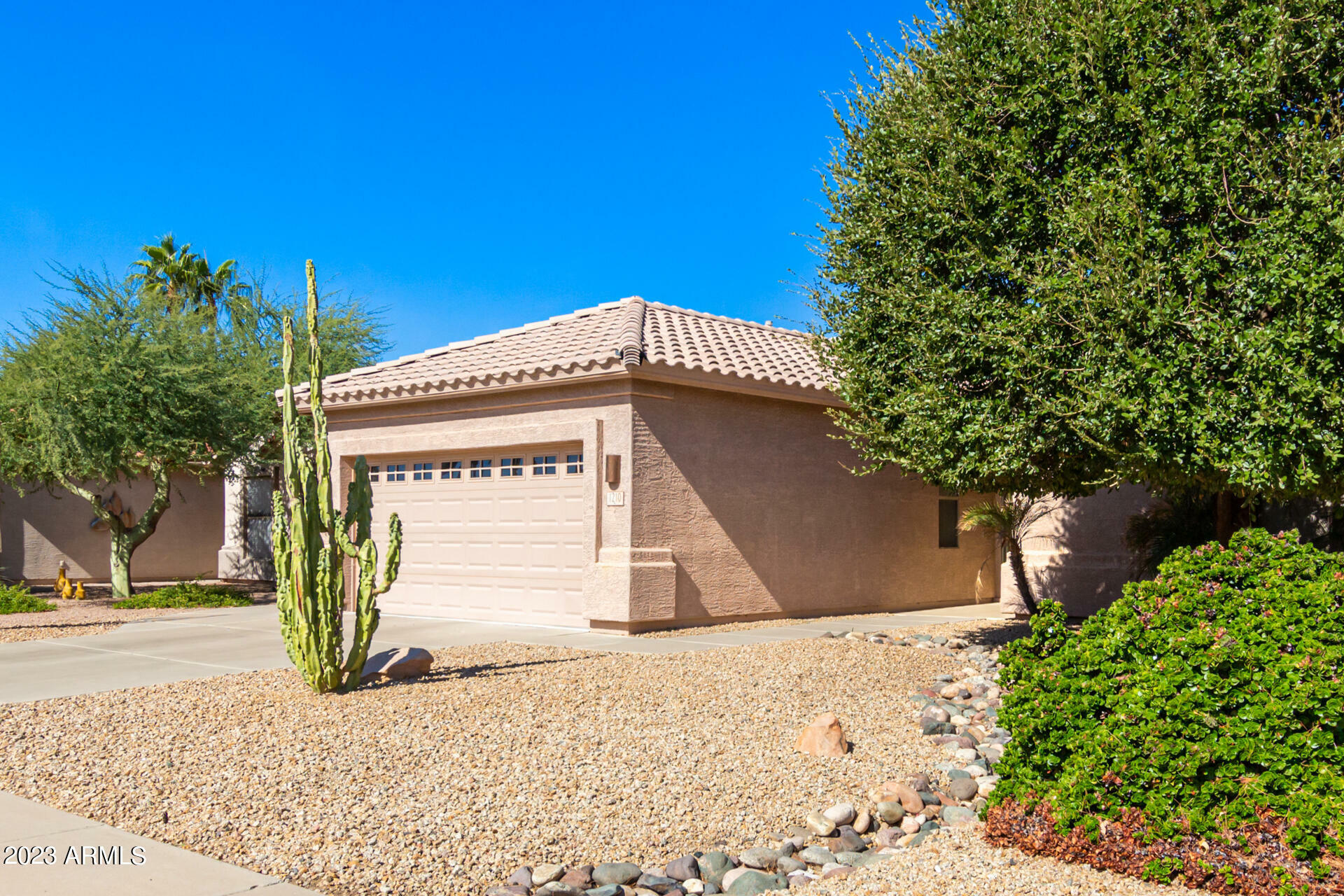 Property Photo: 1210 E Torrey Pines Lane AZ 85249