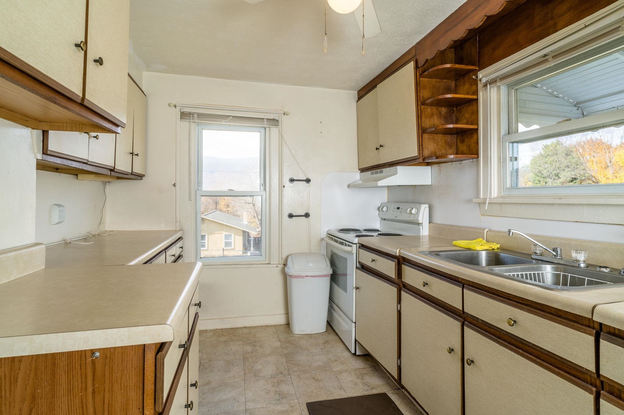 Property Photo: 201 Senior Ave VA 22849