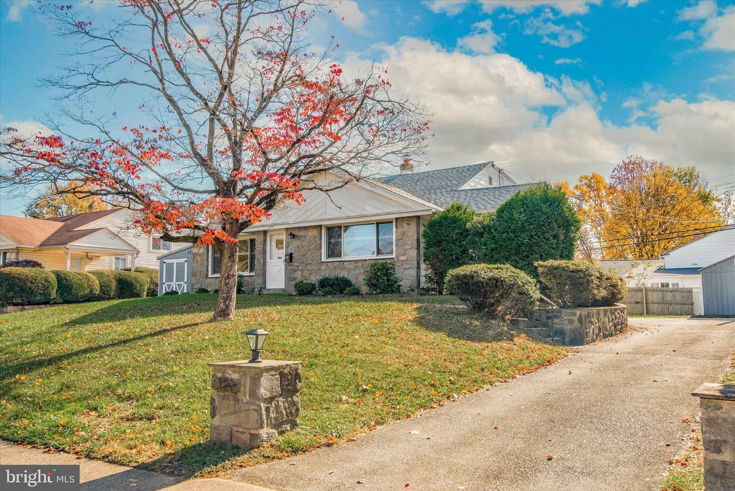 Property Photo:  1752 Sue Ellen Drive  PA 19083 