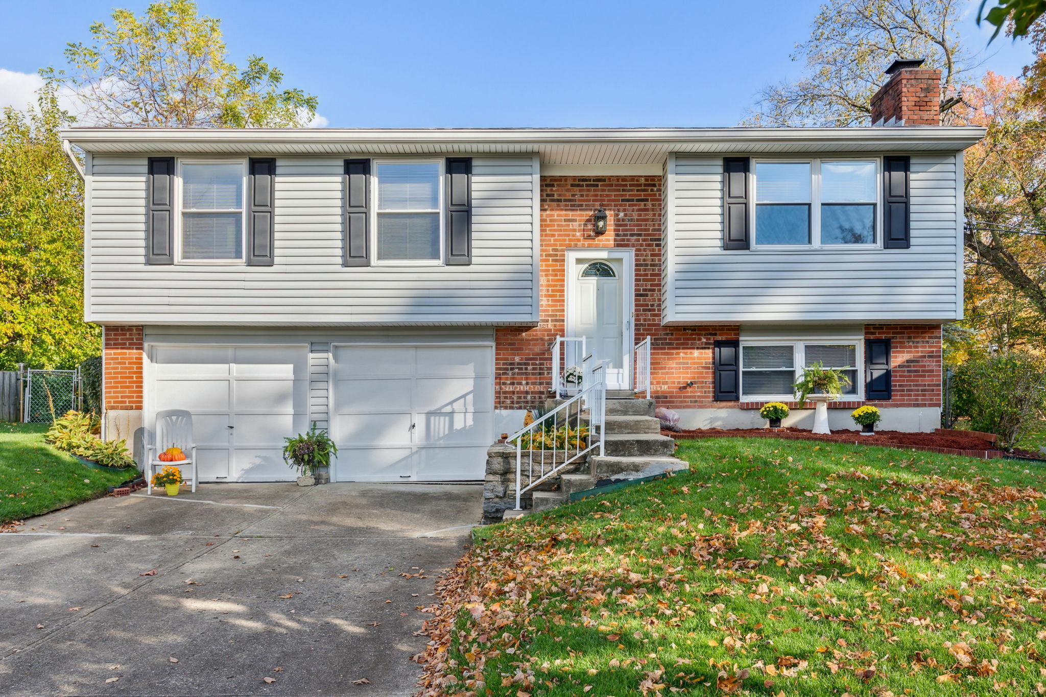 Property Photo: 805 Beechmeadow Lane OH 45238