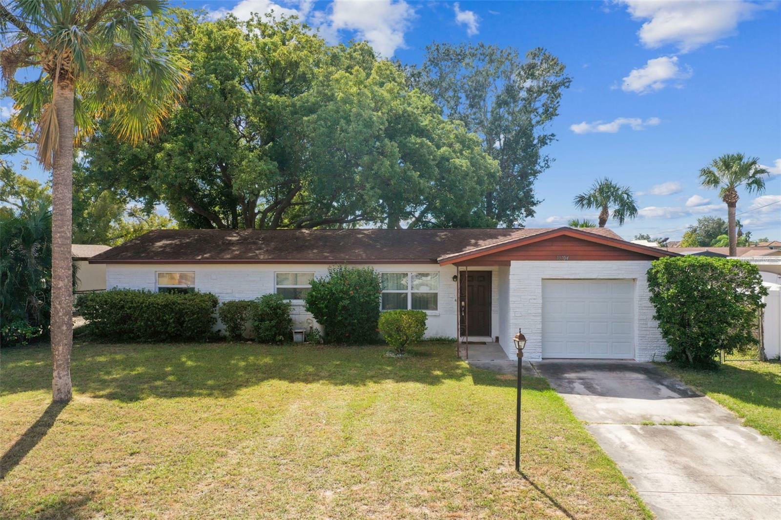 Property Photo: 10704 Donbrese Avenue FL 33615