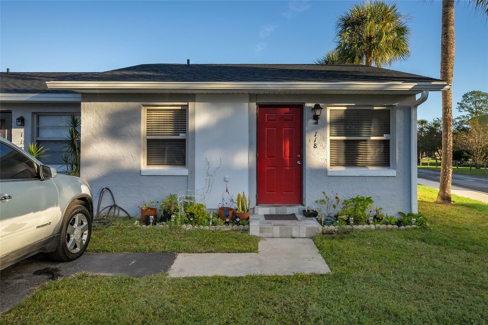 Property Photo:  118 Lake Villa Way  FL 34743 