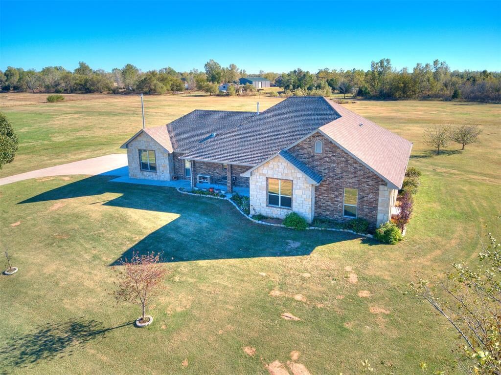 Property Photo: 3324 SW 157th Circle OK 73170