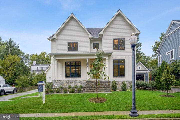 4913 33rd Road N  Arlington VA 22207 photo