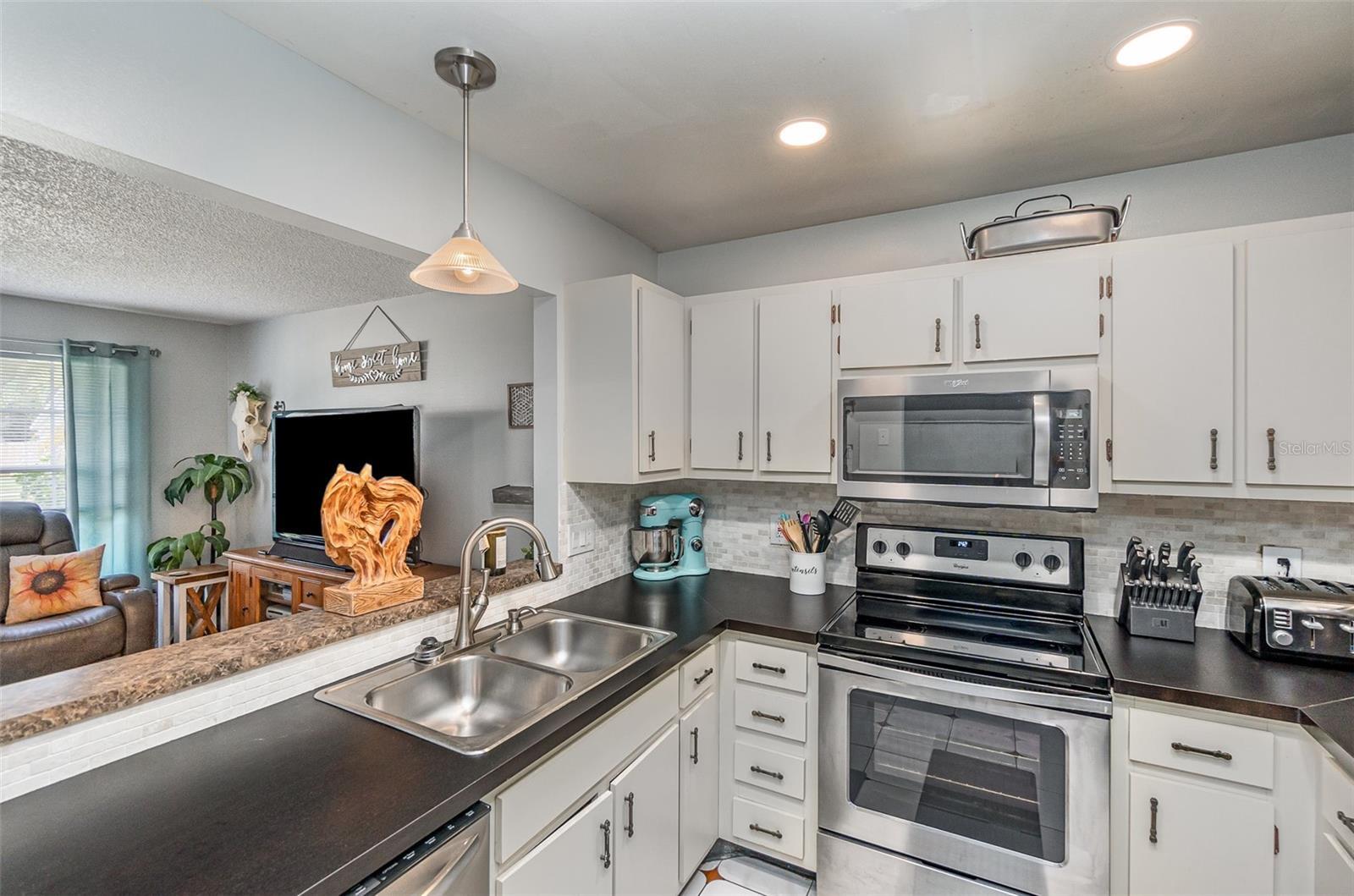 Property Photo: 9304 Dubois Boulevard FL 32825