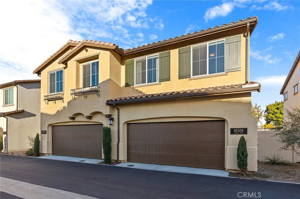 Property Photo: 45534 Calle Luna CA 92592