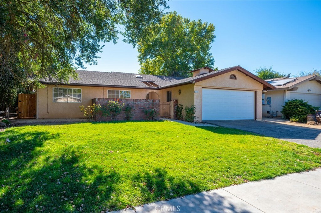Property Photo:  215 Golden Meadow Drive  CA 93446 