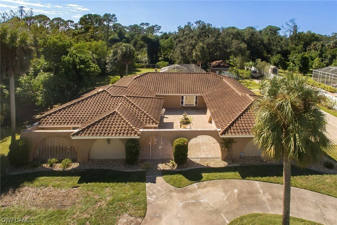 Property Photo:  4216 Erindale Drive  FL 33903 