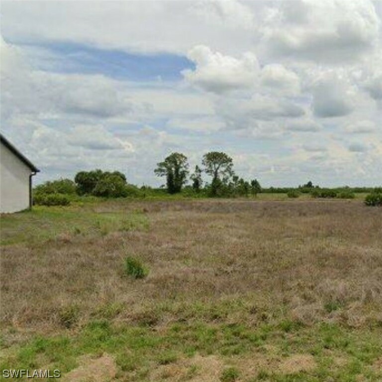 Property Photo:  773 Nina Avenue S  FL 33974 