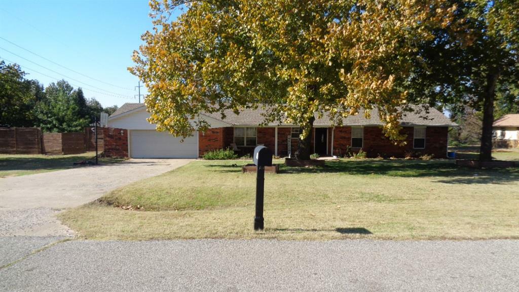 Property Photo:  1135 Mockingbird Circle  OK 73020 