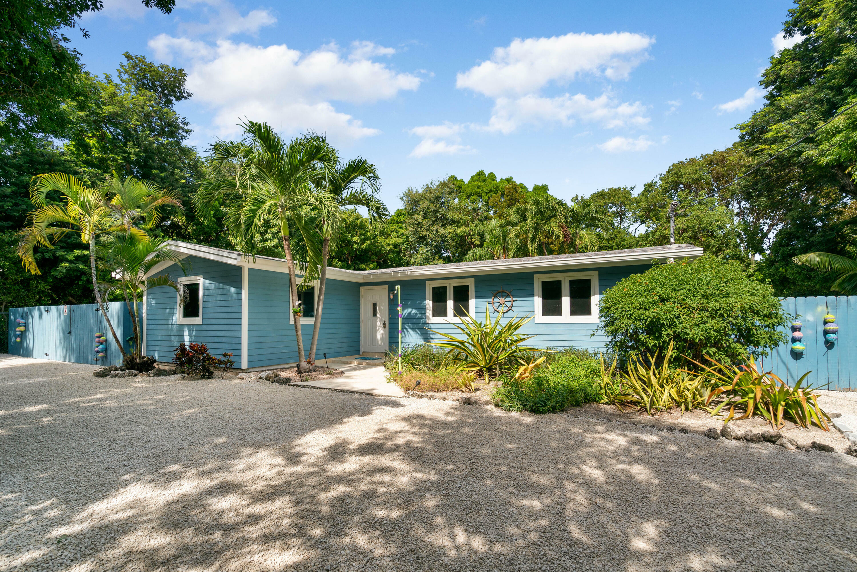 67 N Bay Harbor Drive  Key Largo FL 33037 photo