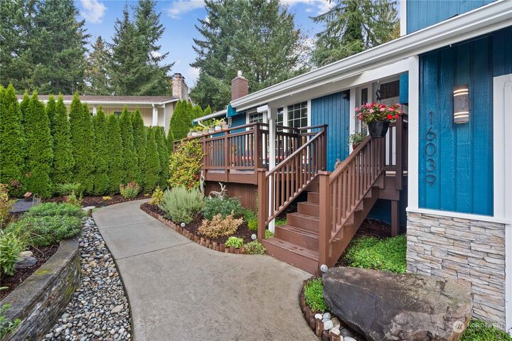 Property Photo: 16039 SE 167th Place WA 98058