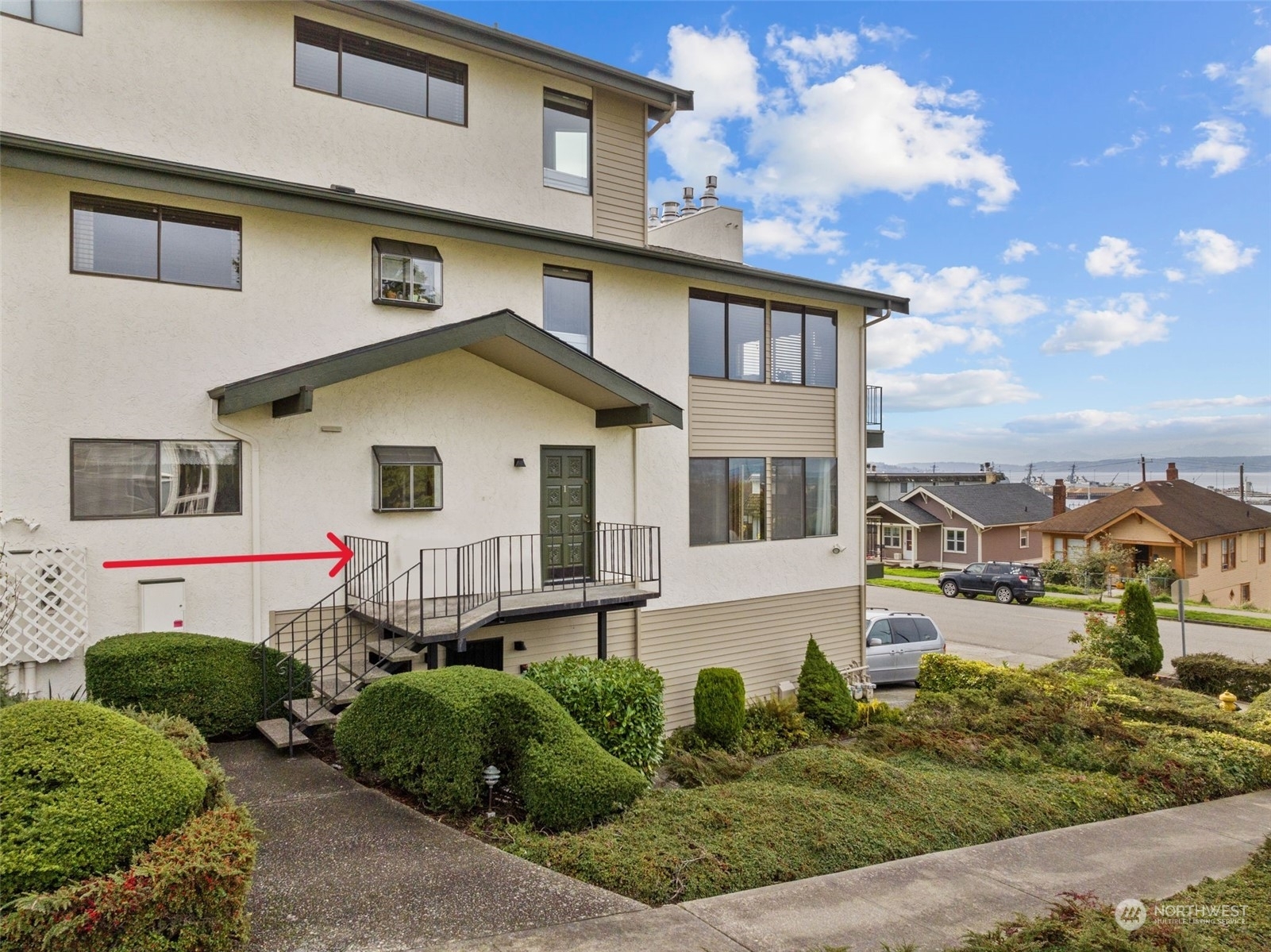 Property Photo:  2201 Grand Avenue 1  WA 98201 