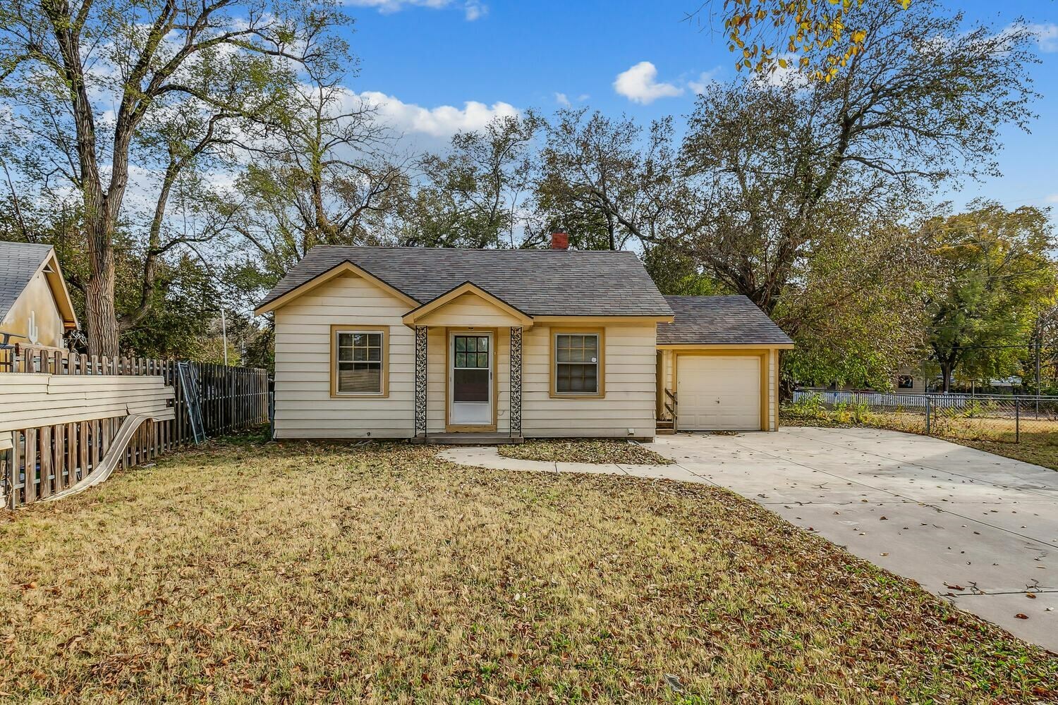 Property Photo:  607 W North Ct.  KS 67204 