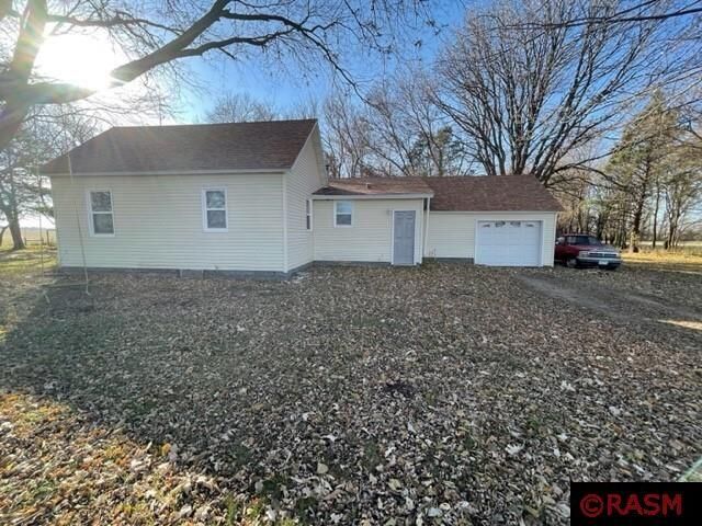 Property Photo:  30687 770th Ave  MN 56062 