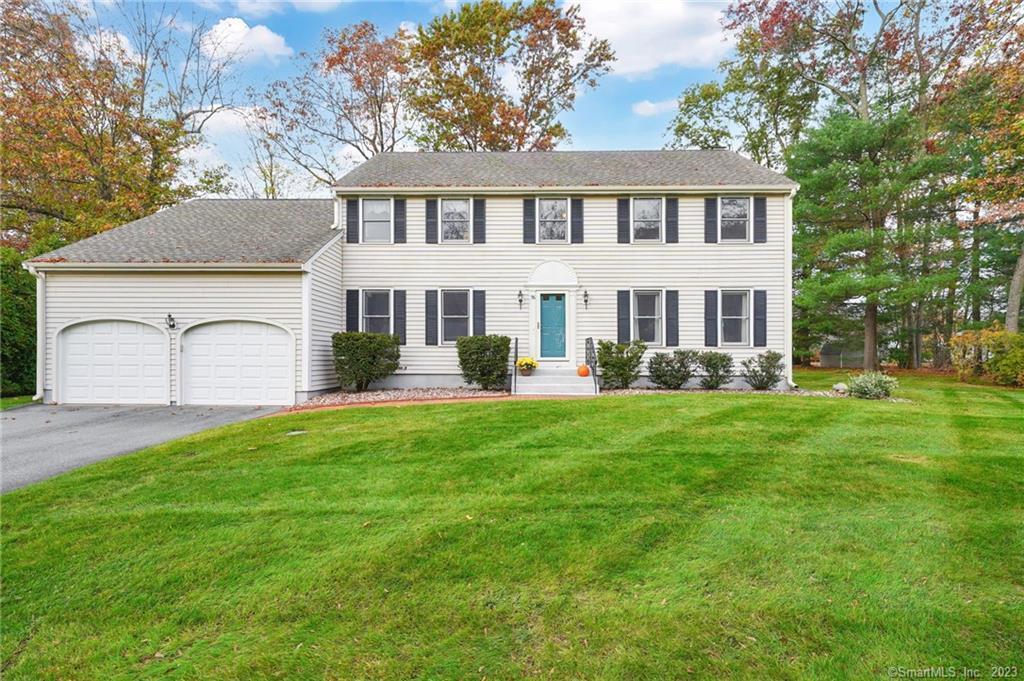 Property Photo:  76 Duxbury Lane  CT 06033 