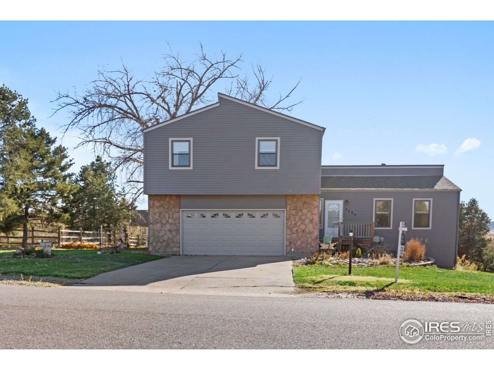 Property Photo:  7209 N Hyperion Way  CO 80134 