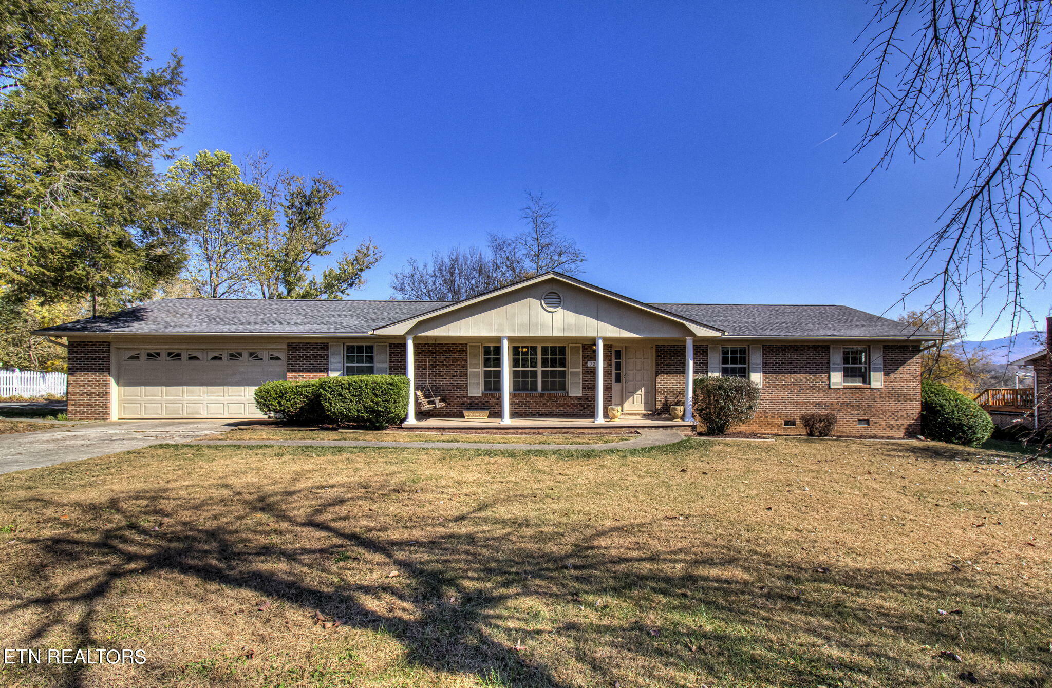 Property Photo:  324 Logan St  TN 37865 