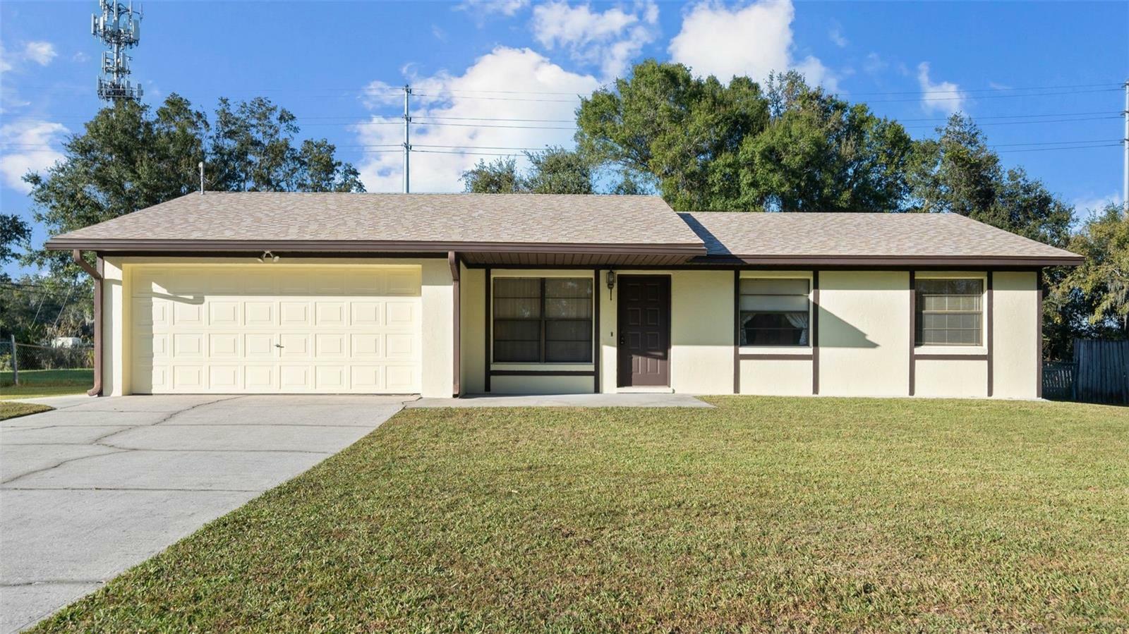 Property Photo:  2823 Forestgreen Drive N  FL 33811 