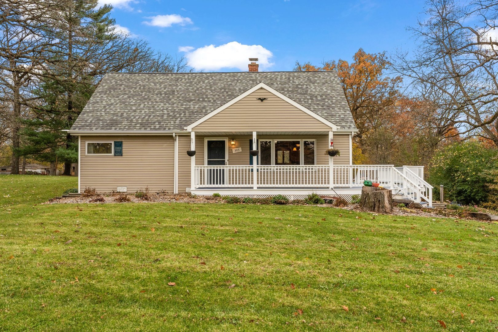 Property Photo: 303 W Richton Road IL 60475