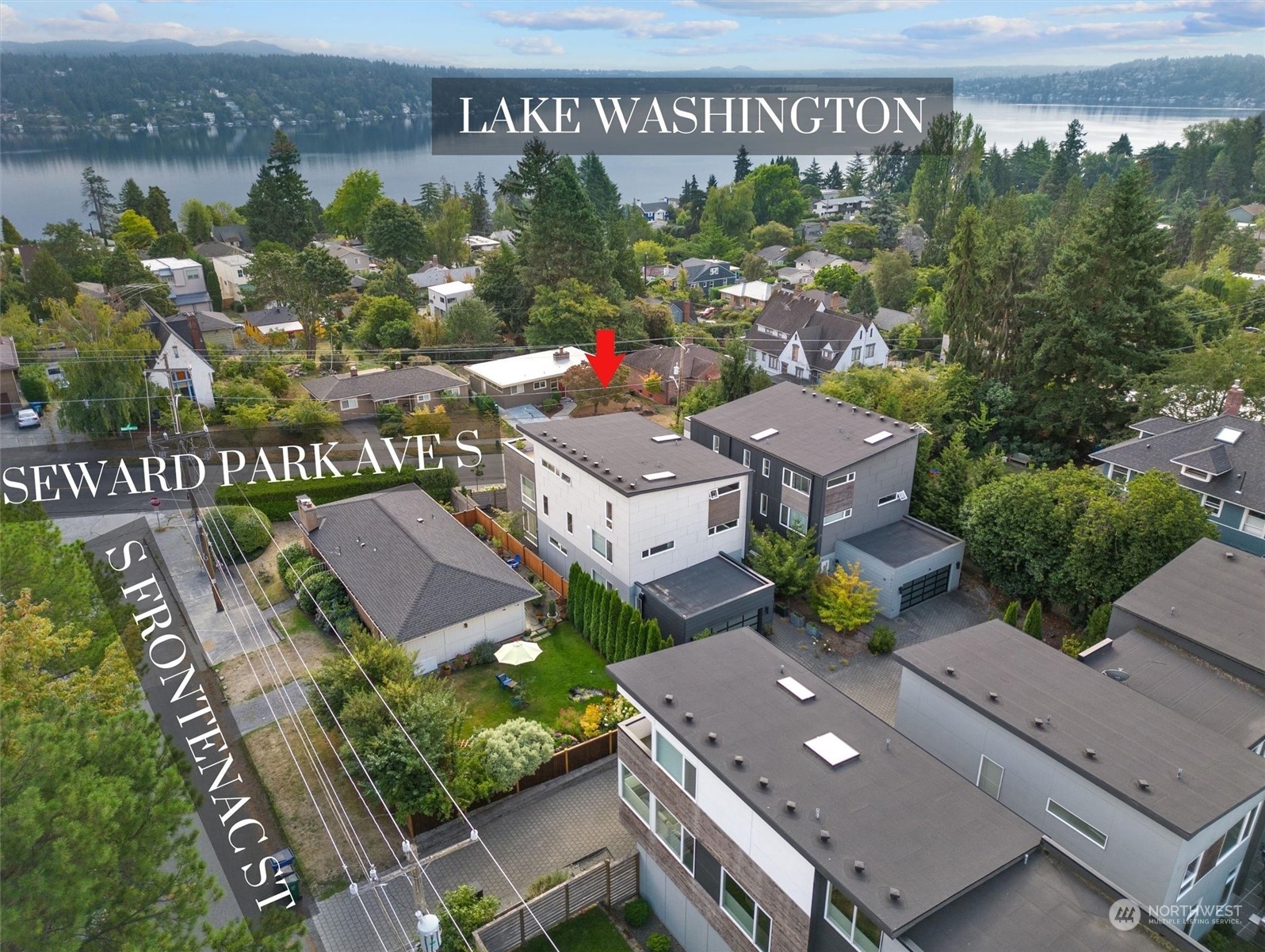 Property Photo:  7007 Seward Park Avenue S  WA 98118 