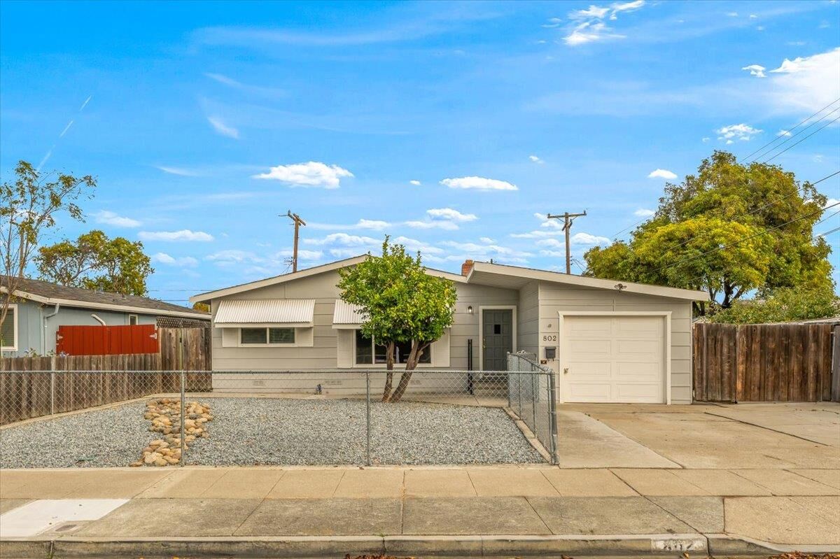 Property Photo:  802 San Rafael Street  CA 94085 