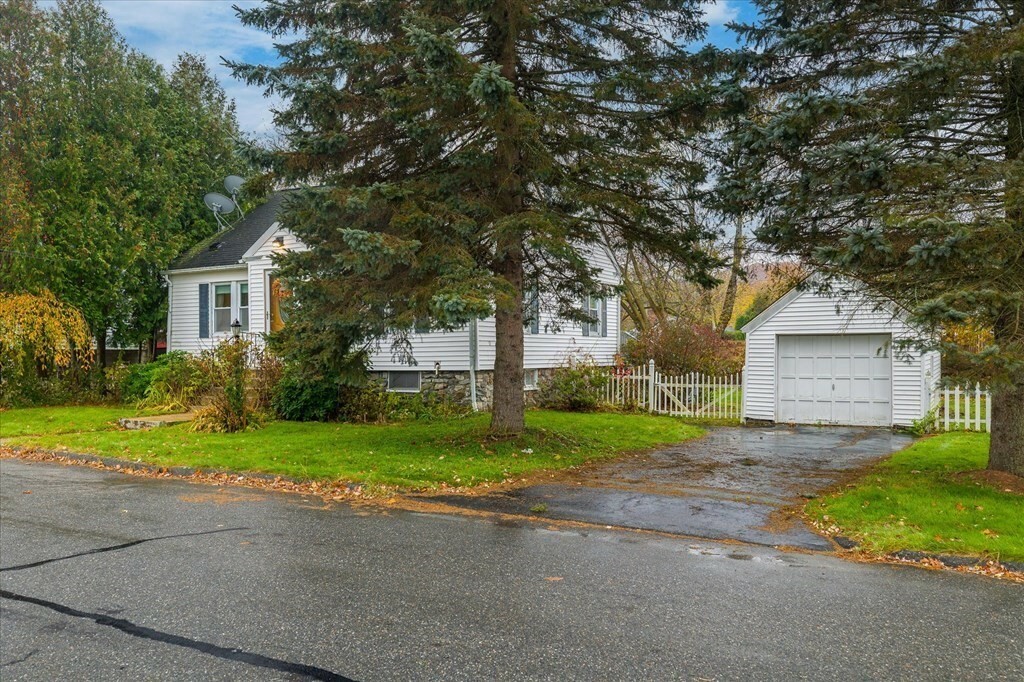 Property Photo:  34 Brightwood Ave  MA 01604 