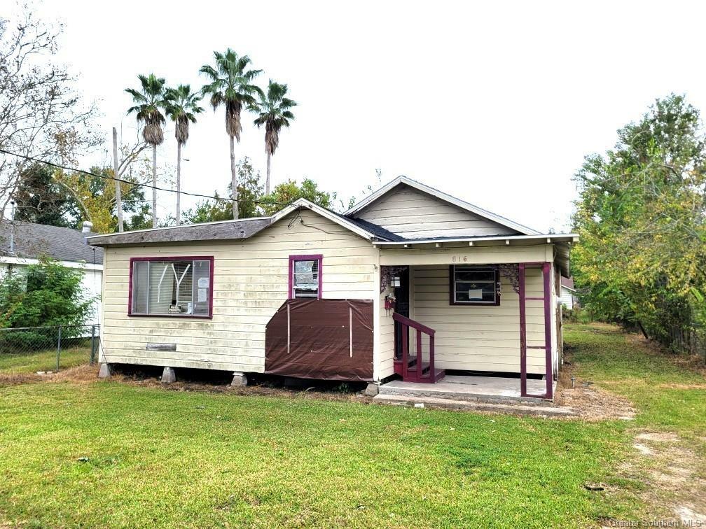 Property Photo:  816 18th Street  LA 70601 