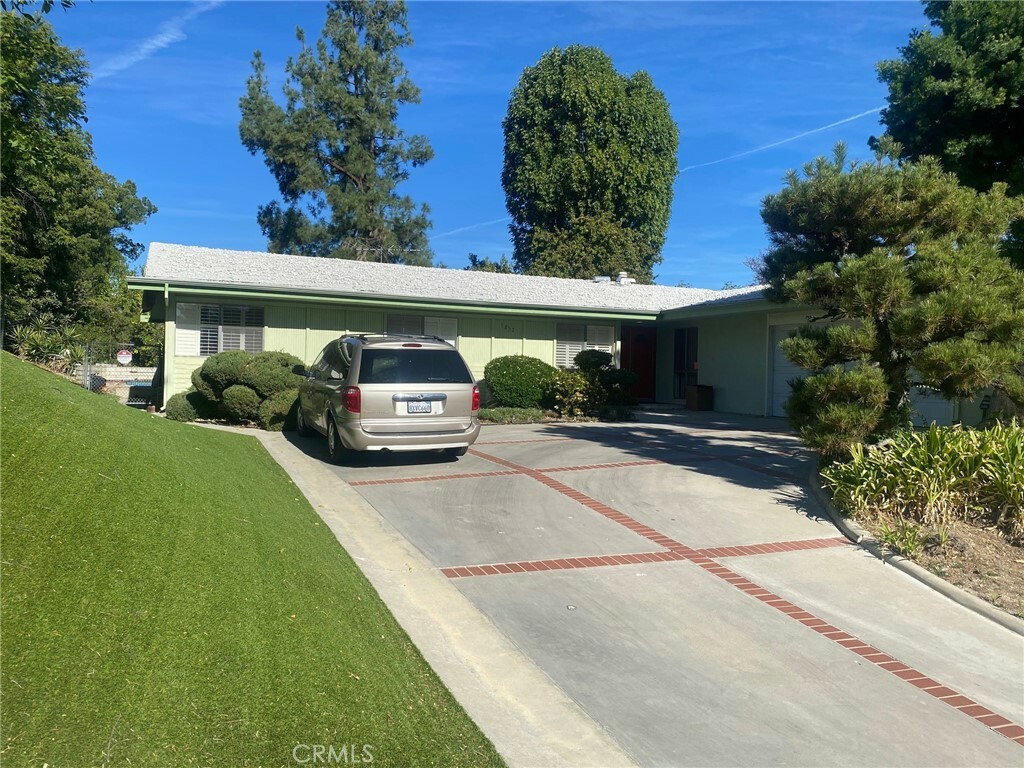 Property Photo:  5857 Fairhaven Avenue  CA 91367 