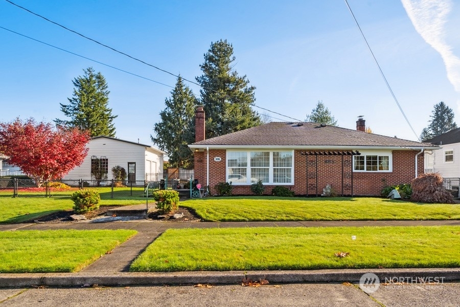 Property Photo: 2007 Park WA 98022